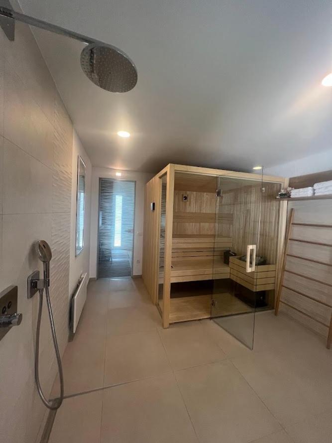 Vacation Family House On The Beach สตารา โนวัลยา ภายนอก รูปภาพ